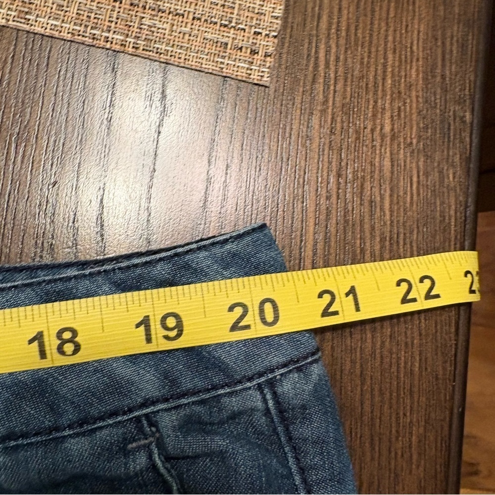 Avenue Relaxed Fit Straight Leg Jeans Size 16 Soft Denim - Picture 9 of 10